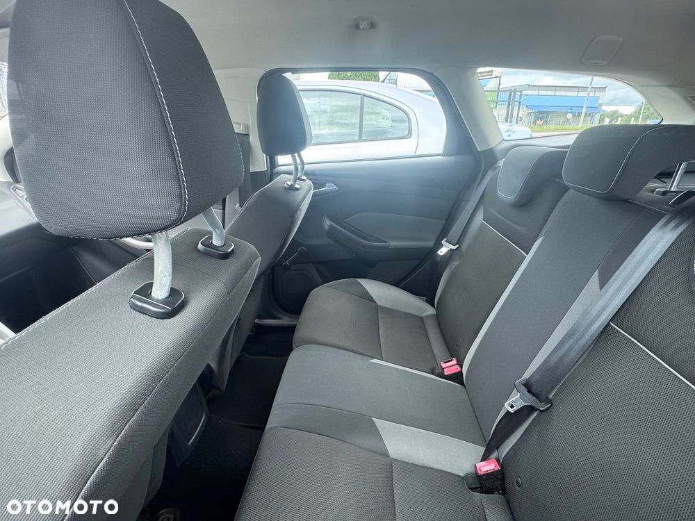 Ford Focus 1.6 Ambiente - 8
