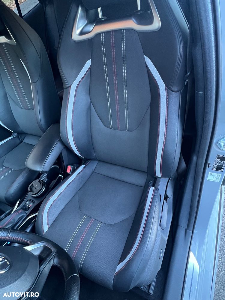 Toyota Corolla 1.8 HSD Dynamic GR Sport - 7