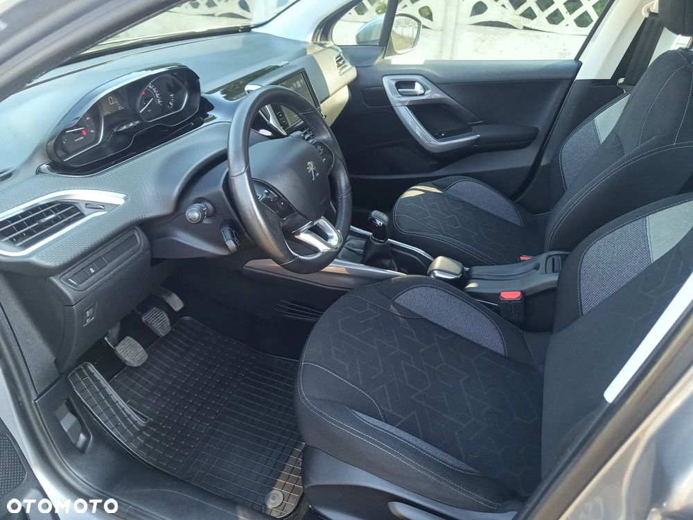 Peugeot 2008 1.6 BlueHDi Style - 9