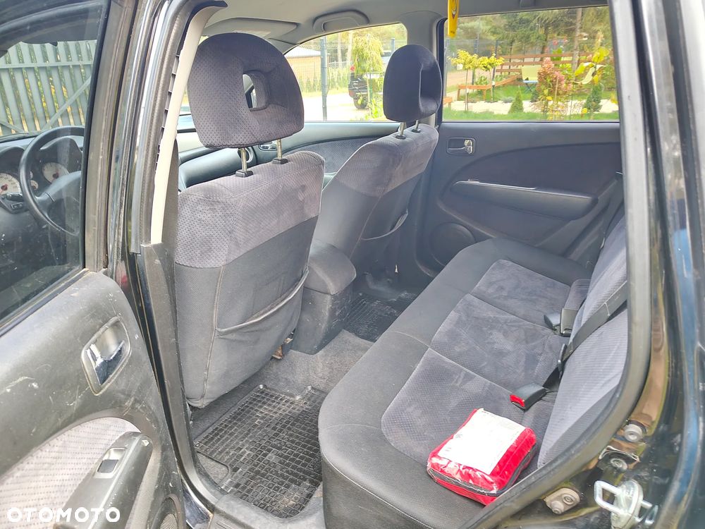 Mitsubishi Outlander - 8