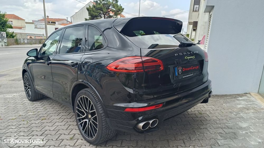 Porsche Cayenne S E-Hybrid - 4