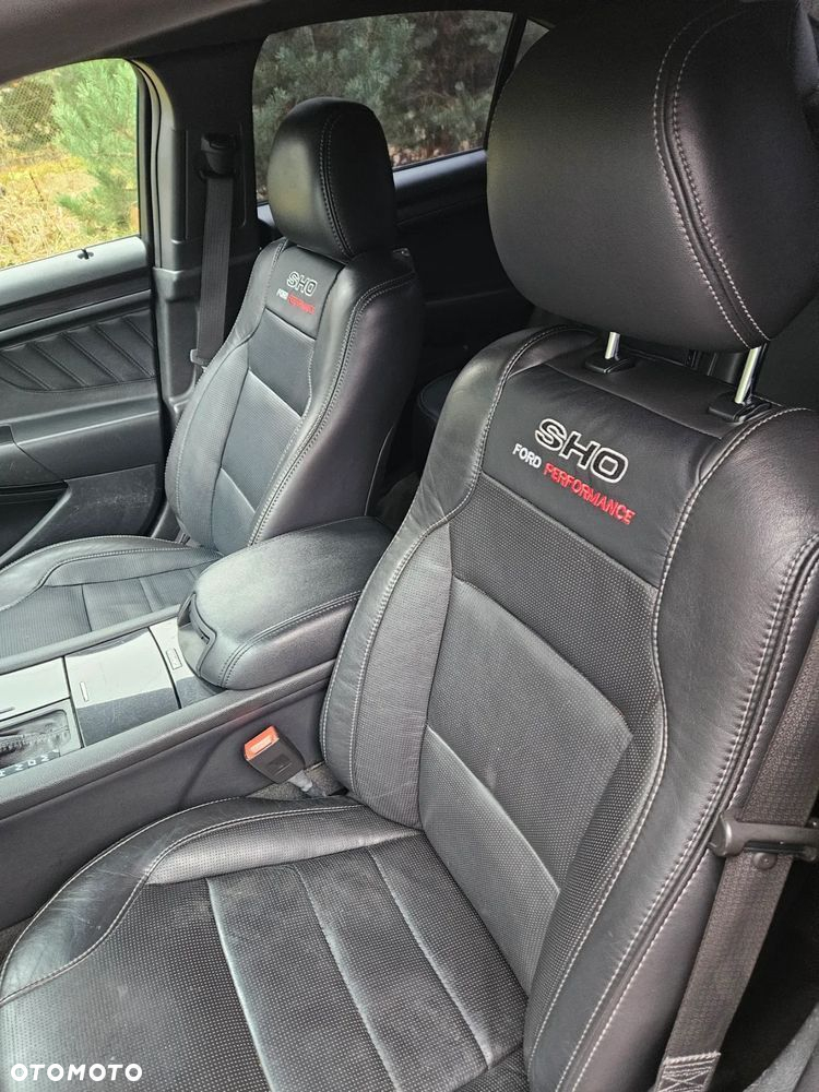 Ford Taurus - 11