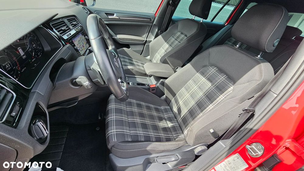 Volkswagen Golf GTD (BlueMotion Technology) DSG - 34
