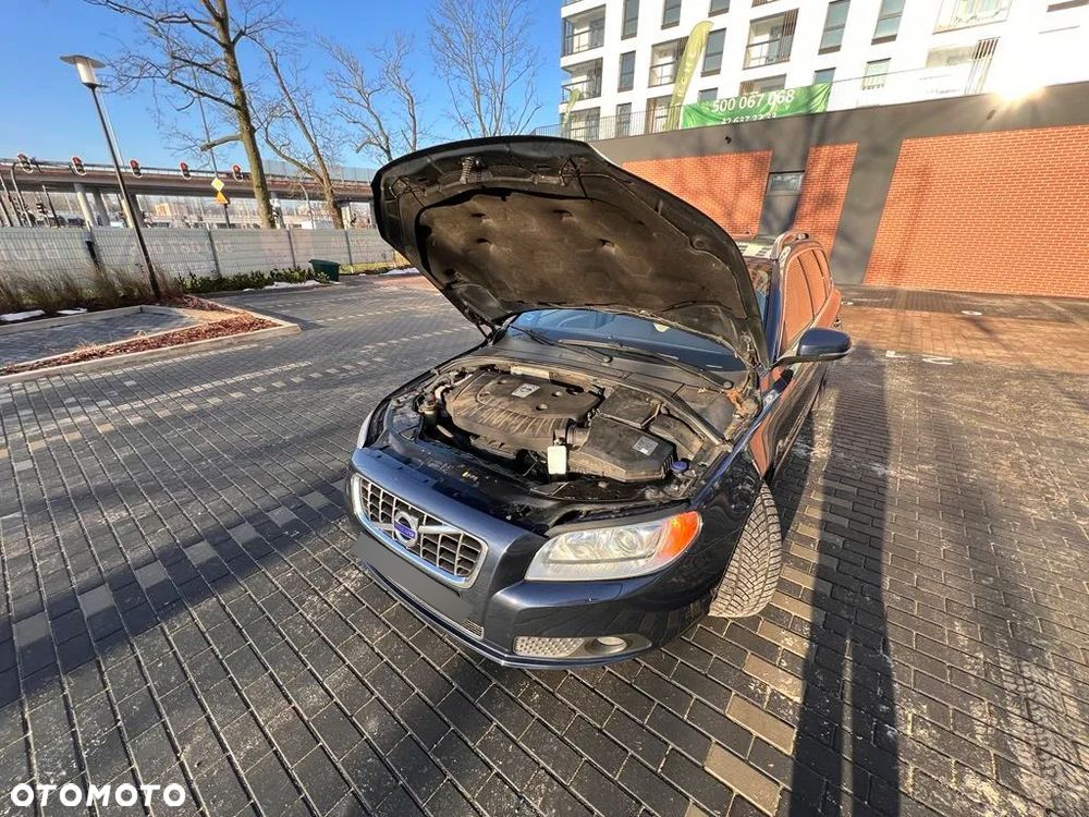 Volvo V70 D5 AWD Summum - 27
