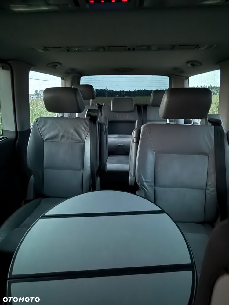 Volkswagen Multivan - 12