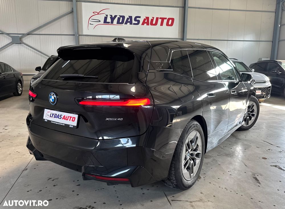 BMW iX - 4