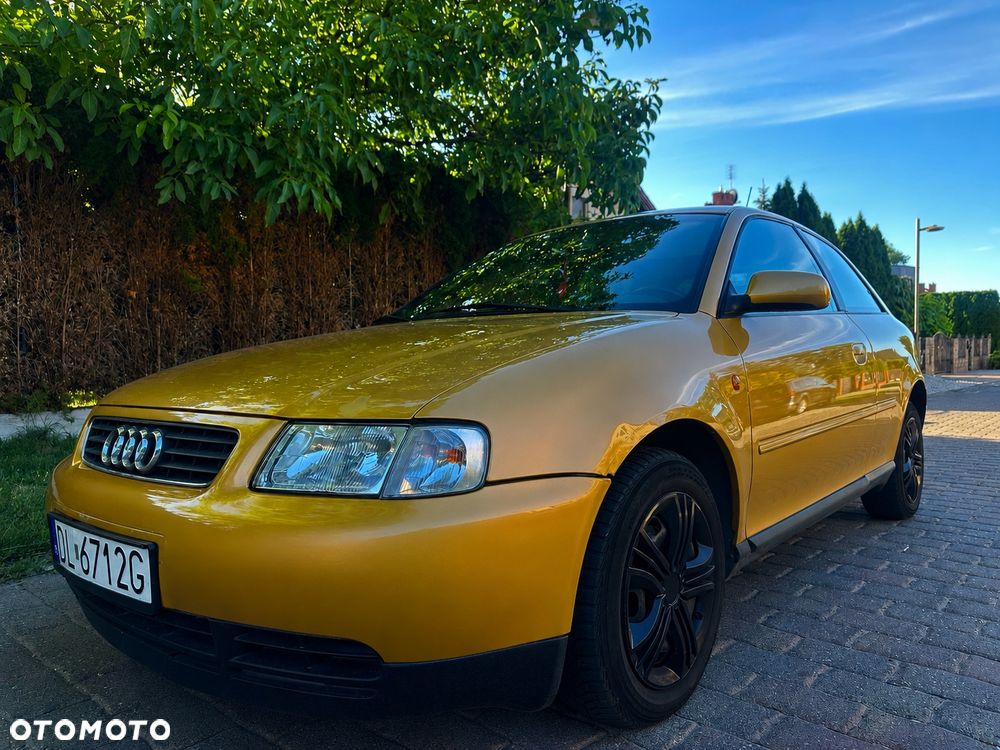 Audi A3 3-drzwiowe 1.6 Attraction - 1
