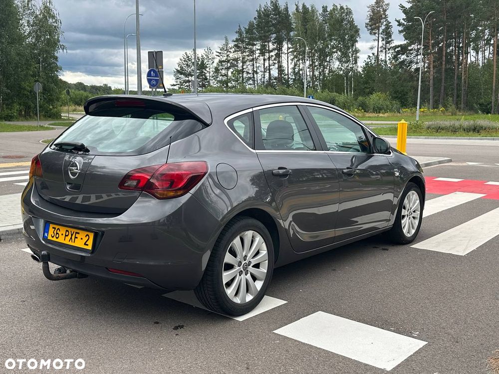 Opel Astra 1.4 Turbo Cosmo - 3