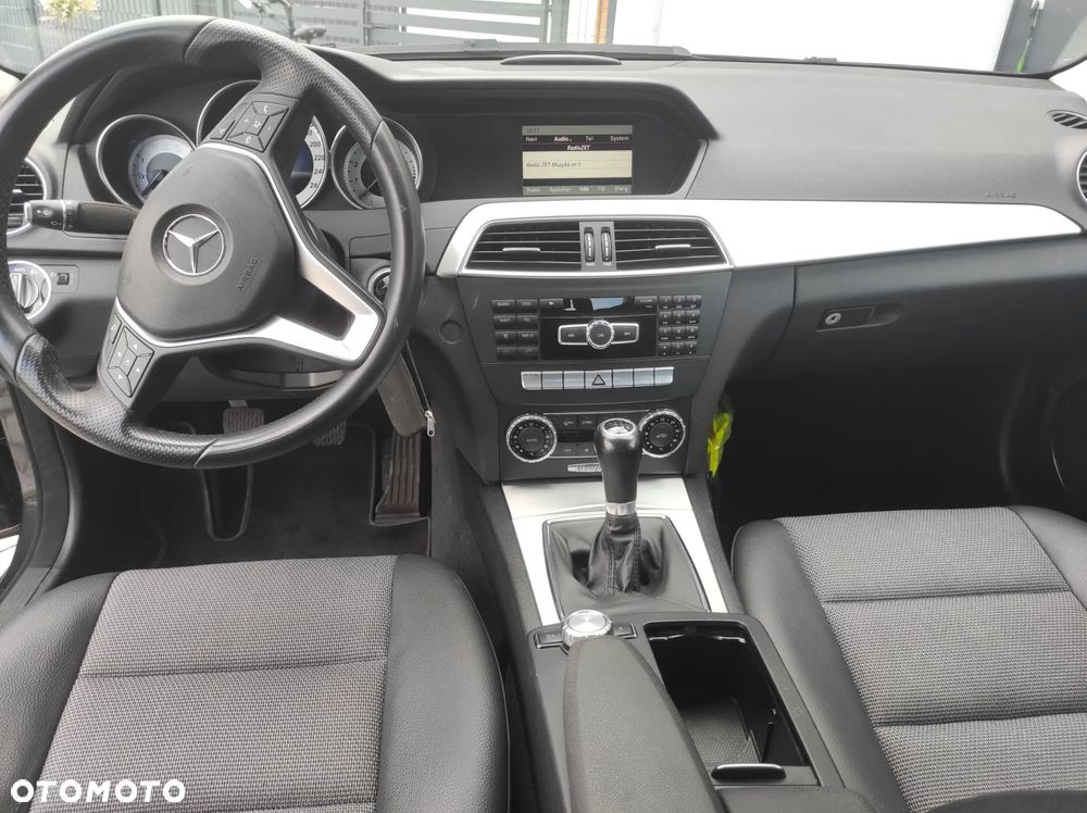 Mercedes-Benz Klasa C 180 CGI BlueEff Avantgarde - 10