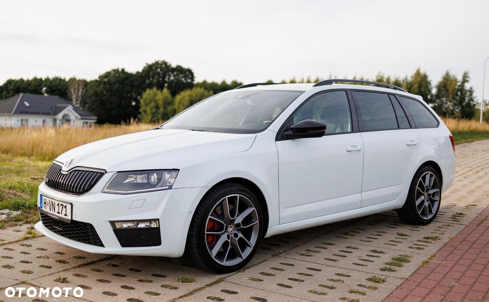 Skoda Octavia 2.0 TDI DSG RS - 24