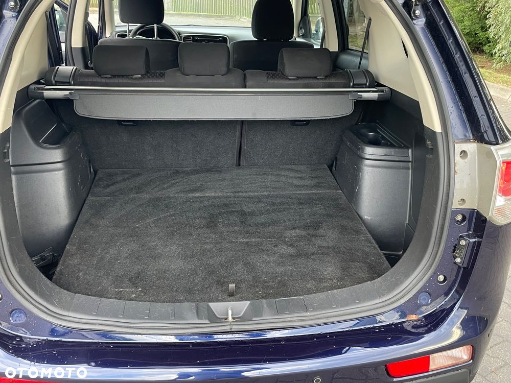 Mitsubishi Outlander - 8