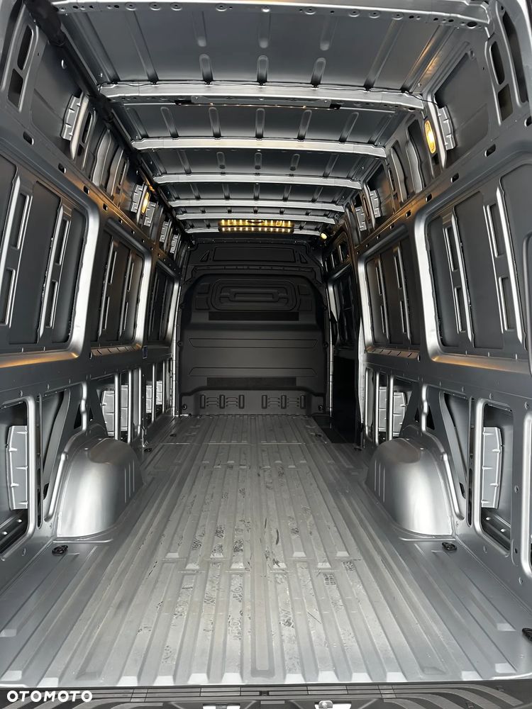 Mercedes-Benz Sprinter 319 CDI Furgon Select długi 4325 mm L3H2 - 17