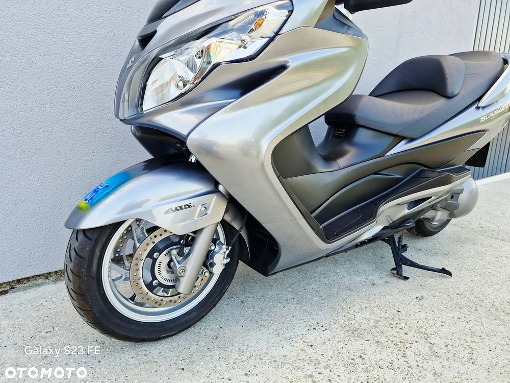 Suzuki Burgman - 10