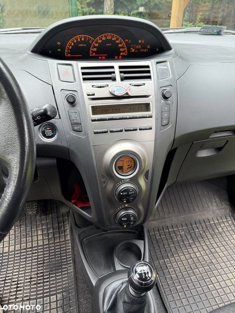 Toyota Yaris 1.33 Premium - 25