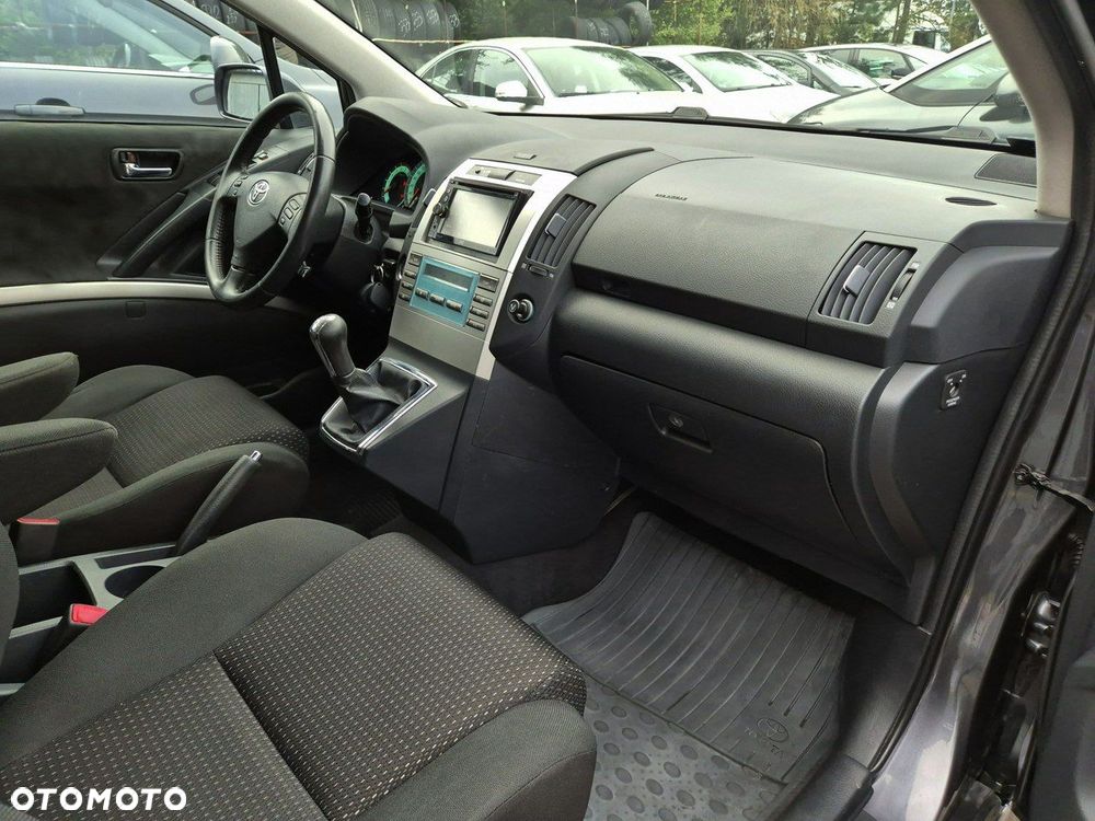 Toyota Corolla Verso 1.6 Terra - 27