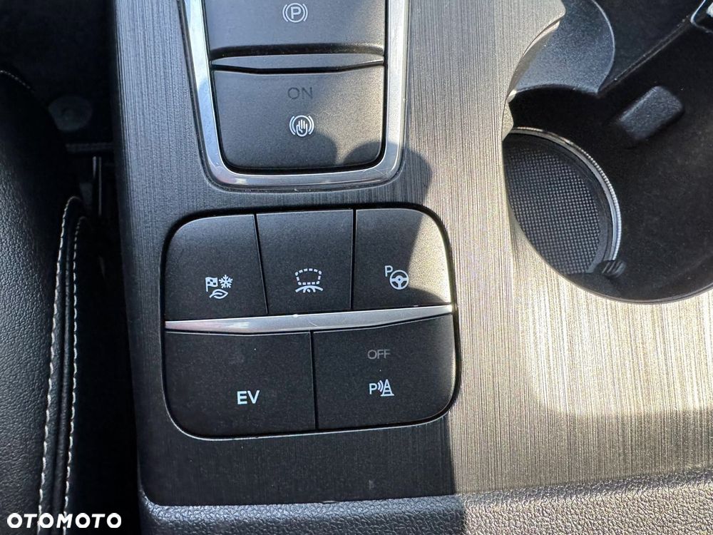 Ford Kuga 2.5P PHEV FWD Vignale - 27