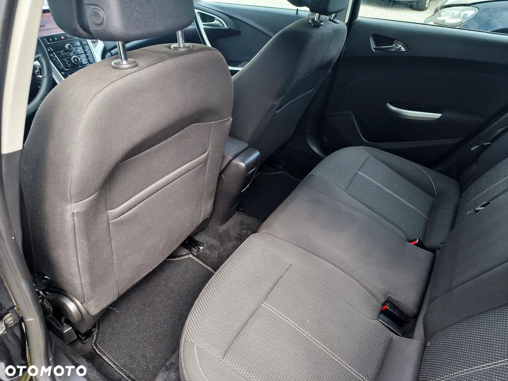 Opel Astra 1.6 Turbo Cosmo - 9