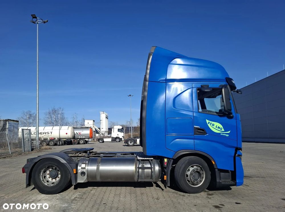 Isuzu S-Way 460 LNG - 4