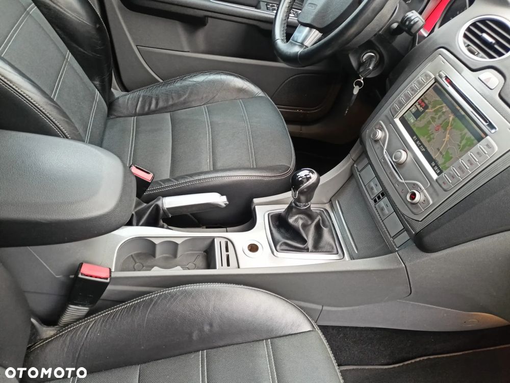 Ford Focus Turnier 2.0 16V Ghia - 20
