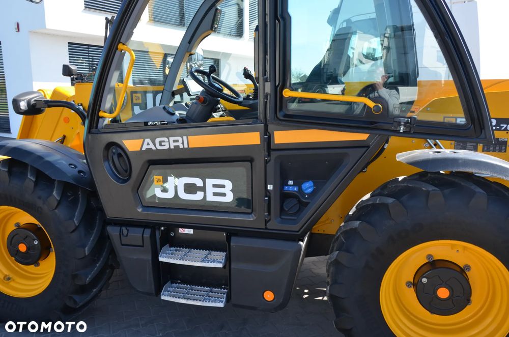 JCB 542-70 AGRI 2024r / ŁYŻKA 3m i WIDŁY / 748mth! / TORQUE LOCK 4 / Q-FIT / REWERS WENTYLATORA / OSŁONY POD. / ZACZEP + INSTALACJA - 17