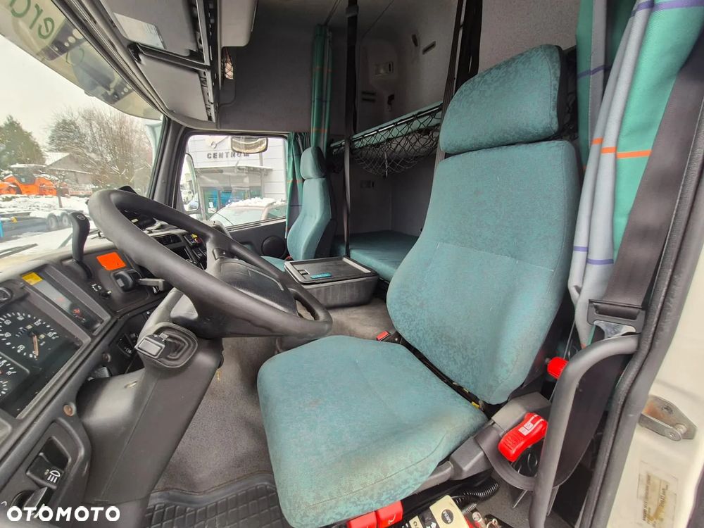 Volvo FM 7 / DO PRZEWOZU BYDŁA I KONI / 5 MIEJSC / POMIESZCZENIE MIESZKALNE / 1 WŁ / SUPER STAN / NIE ZAWODNE VOLVO / OKAZJA RYNKOWA! - 27