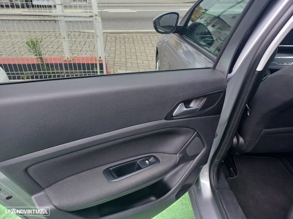 Peugeot 308 SW 1.5 BlueHDi Style - 11