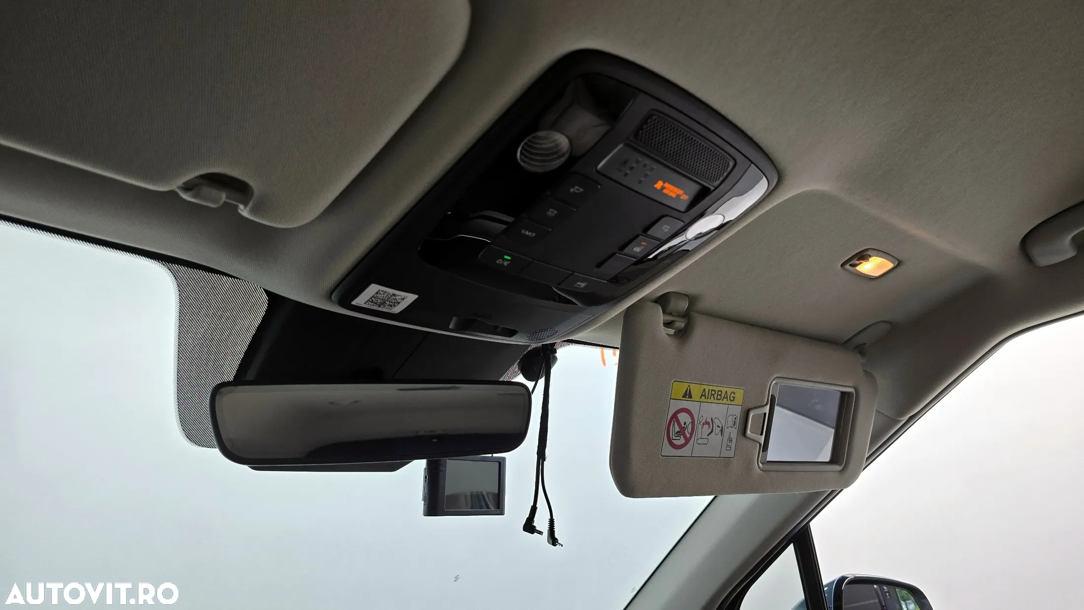 Kia Carnival - 5