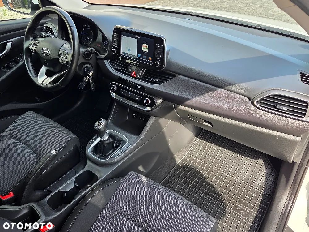 Hyundai i30 1.4 Passion - 8