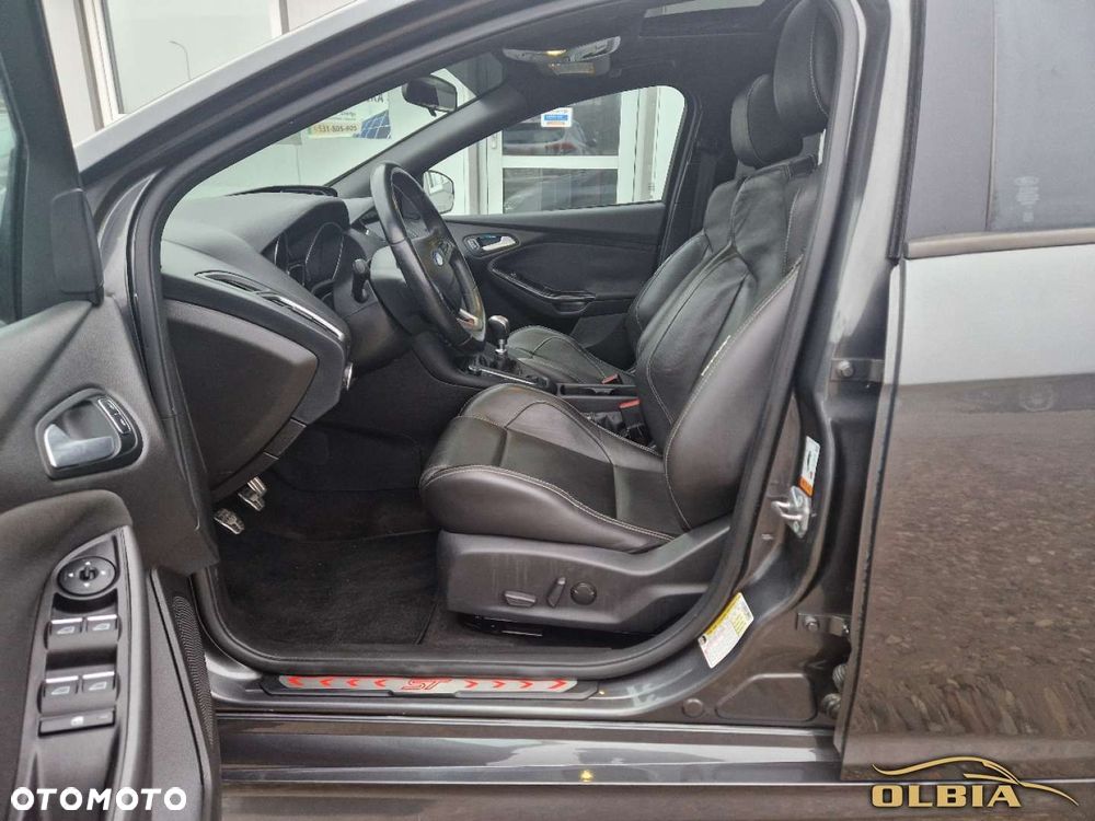 Ford Focus 2.0 EcoBoost ST - 19