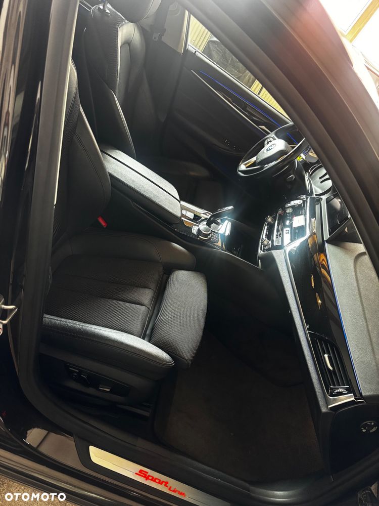 BMW Seria 5 520d Sport - 10