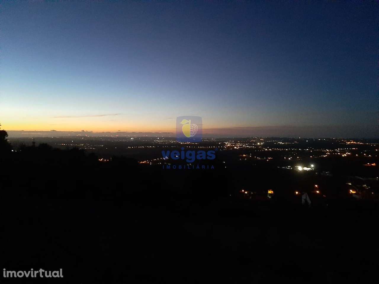 Terreno com Projeto Aprovado para uma Moradia T3/T5 com Vista Panorâm - Grande imagem: 5/15