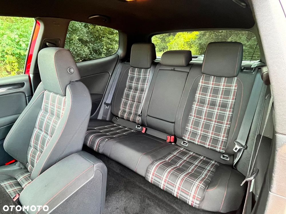 Volkswagen Golf 2.0 GTI - 24