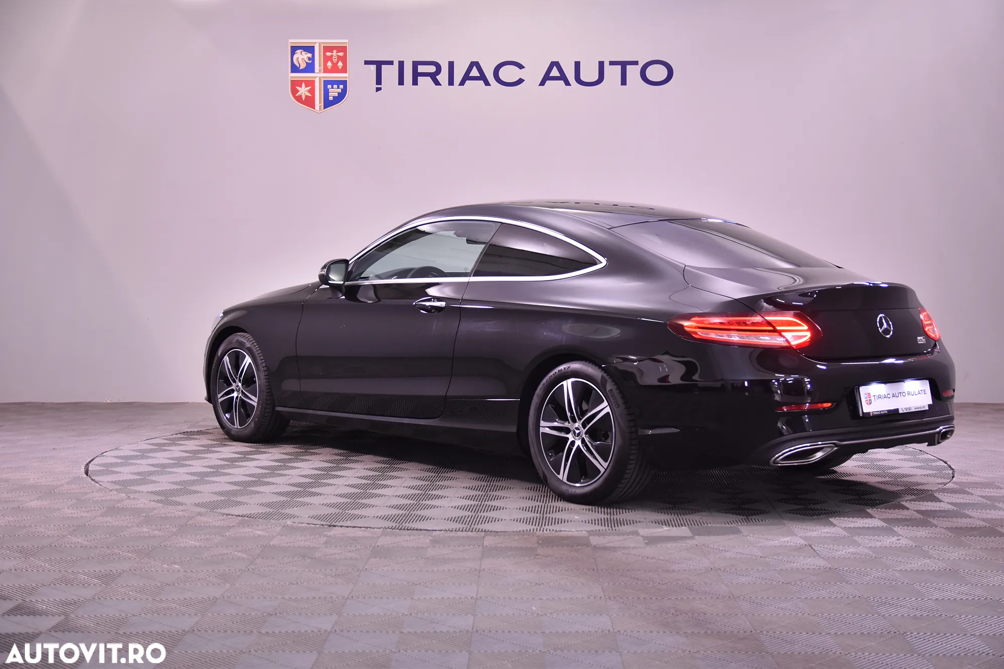 Mercedes-Benz C 200 Coupe Aut. - 3