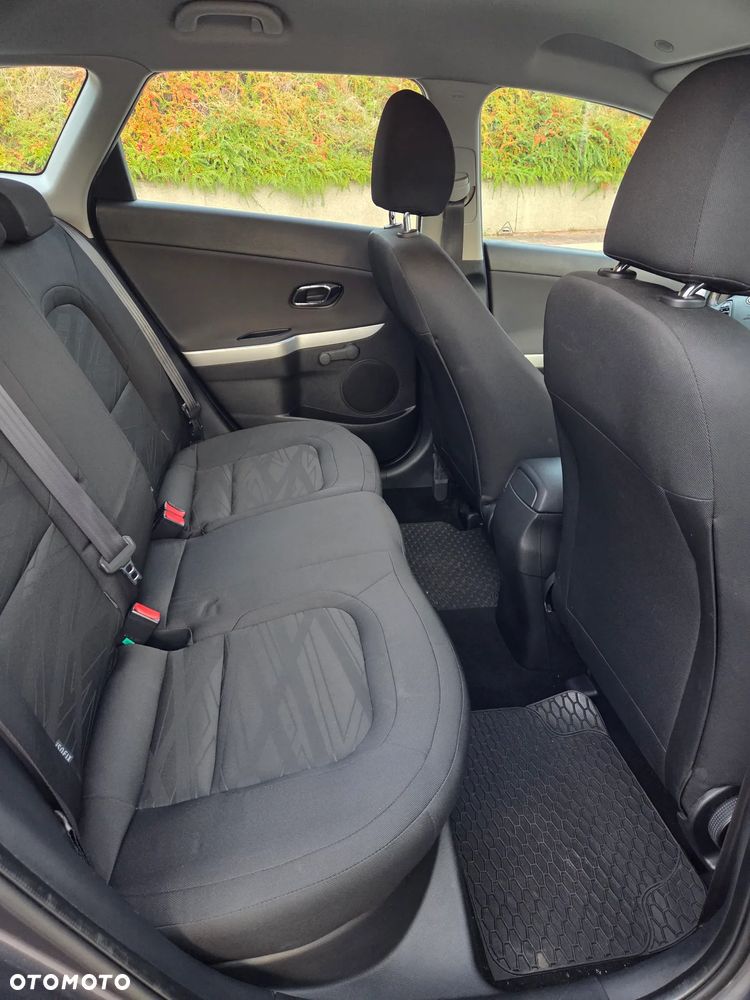 Kia Ceed 1.6 GDI Edition 7 - 12