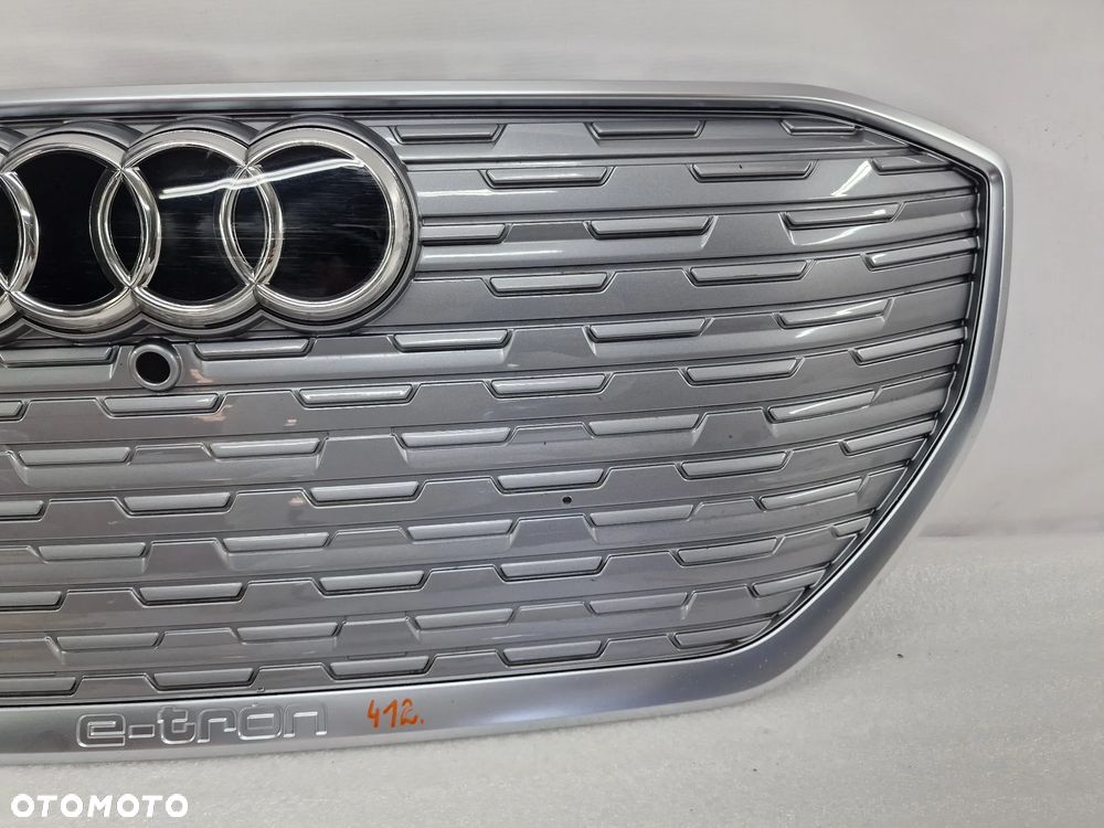 AUDI E-TRON Q4 89A 21- ATRAPA / GRILL PRZEDNI PRZÓD ZE ZNACZKIEM POD RADAR + KAMERA , NR 89A853653A / 89A853651A , NR AUKCJI GL412 - 8