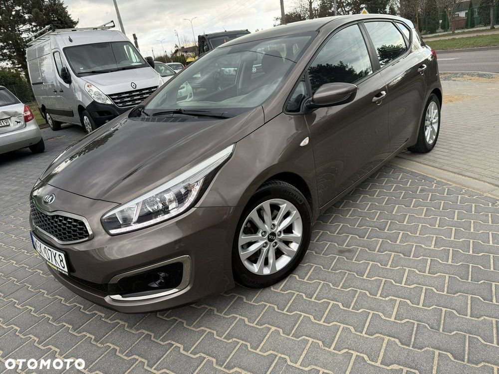 Kia Ceed - 9