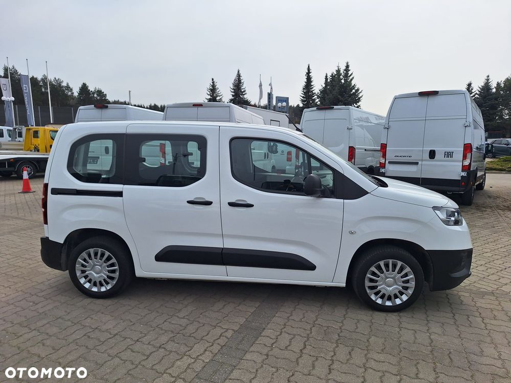 Toyota Proace City Verso 5 osobowy 1,5 diesel - 8