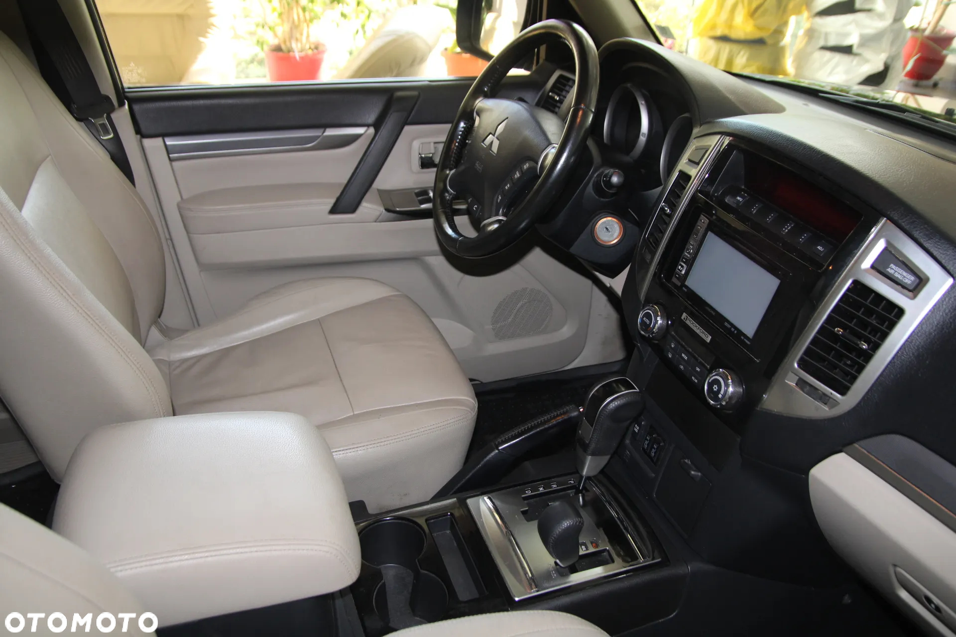 Mitsubishi Pajero 3.2 DID Instyle EU6 - 12