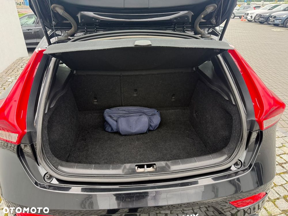 Volvo V40 - 18