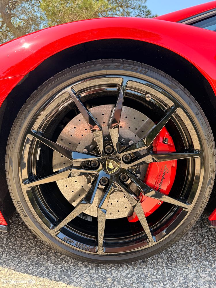 Lamborghini Aventador 6.5 V12 LP740-4 S - 11