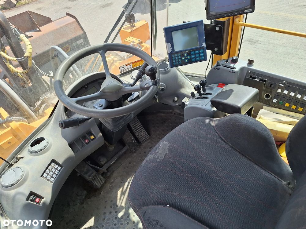 Volvo L180E - 15