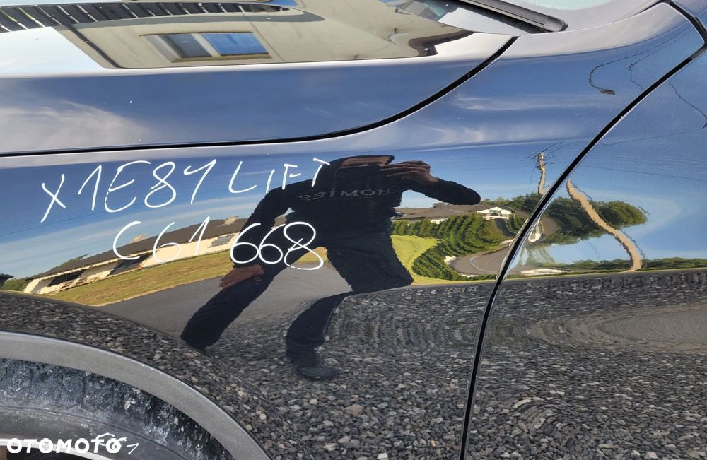 BŁOTNIK LEWY PRZÓD PRZEDNI BMW X1 E84 668 SCHWARZ II ORG LAKIER C61 - 3