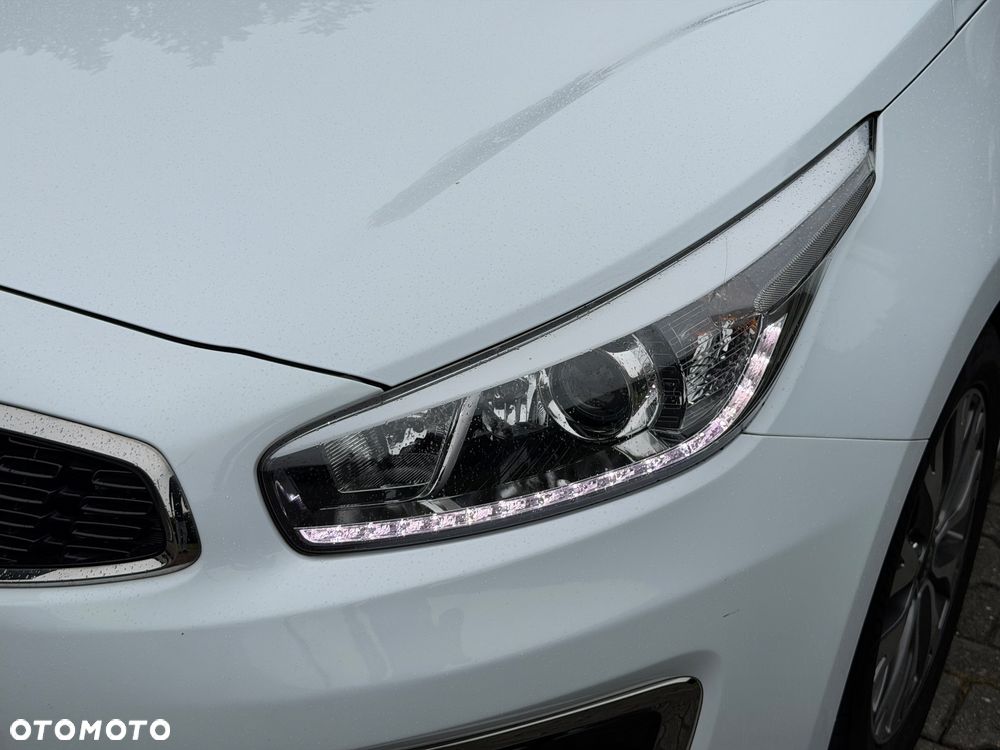 Kia Ceed 1.6 GDI ISG Dream-Team Edition - 14