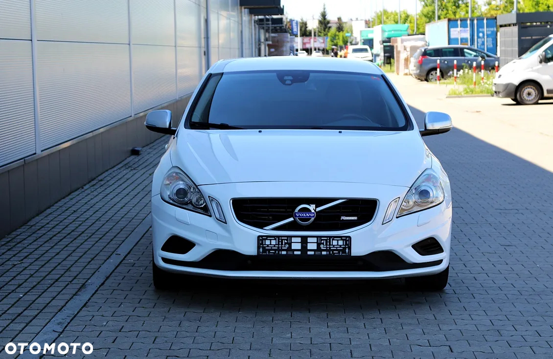 Volvo V60 2.0T R-Design - 2