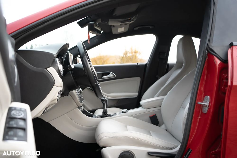Mercedes-Benz CLA 200 AMG Line - 16