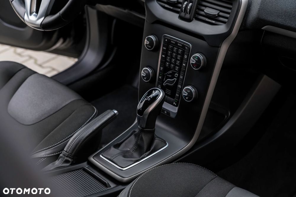 Volvo V40 D2 Geartronic Momentum - 25
