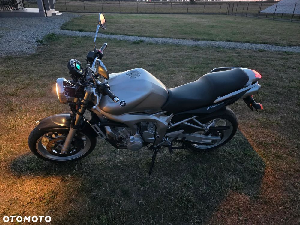 Yamaha FZ6 - 16