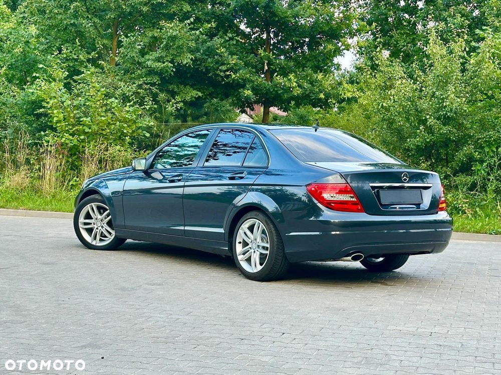 Mercedes-Benz Klasa C 250 CGI BlueEff Avantgarde - 2