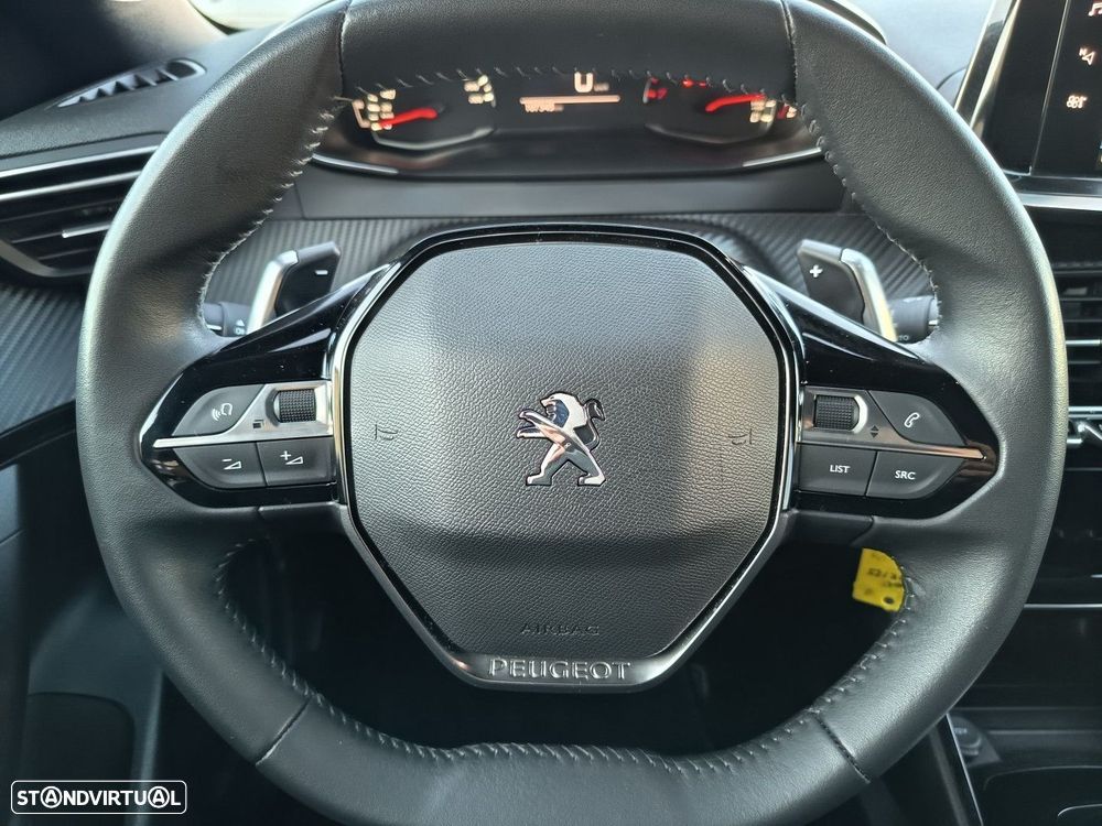 Peugeot 2008 1.2 PureTech Allure EAT8 - 18