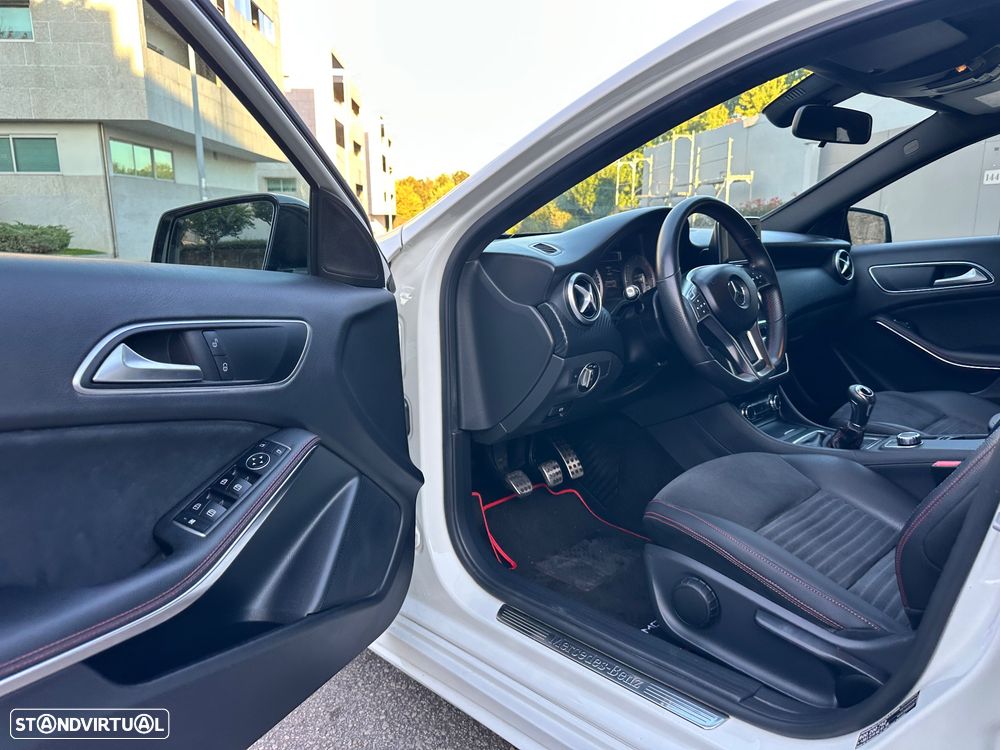 Mercedes-Benz A 180 d AMG Line - 30